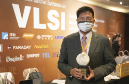 永盈会光电董事长彭双浪荣获潘文渊文教基金会 ERSO Award